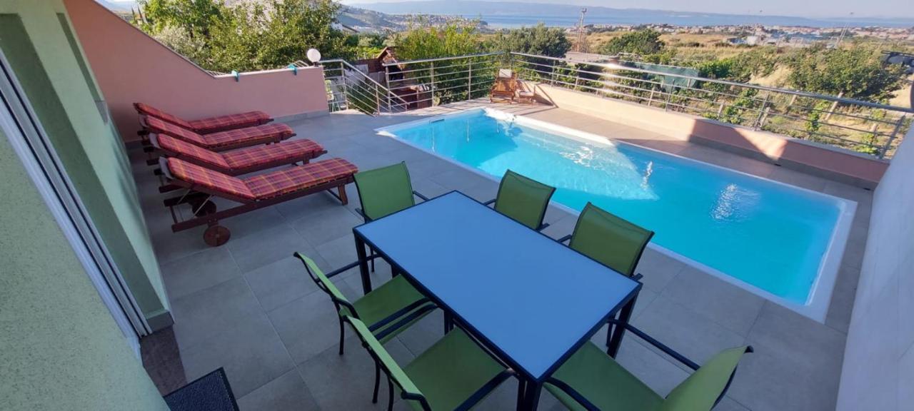 Apartment M&M With Private Pool Kucine Luaran gambar