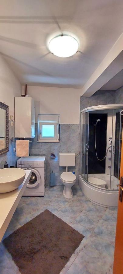 Apartment M&M With Private Pool Kucine Luaran gambar