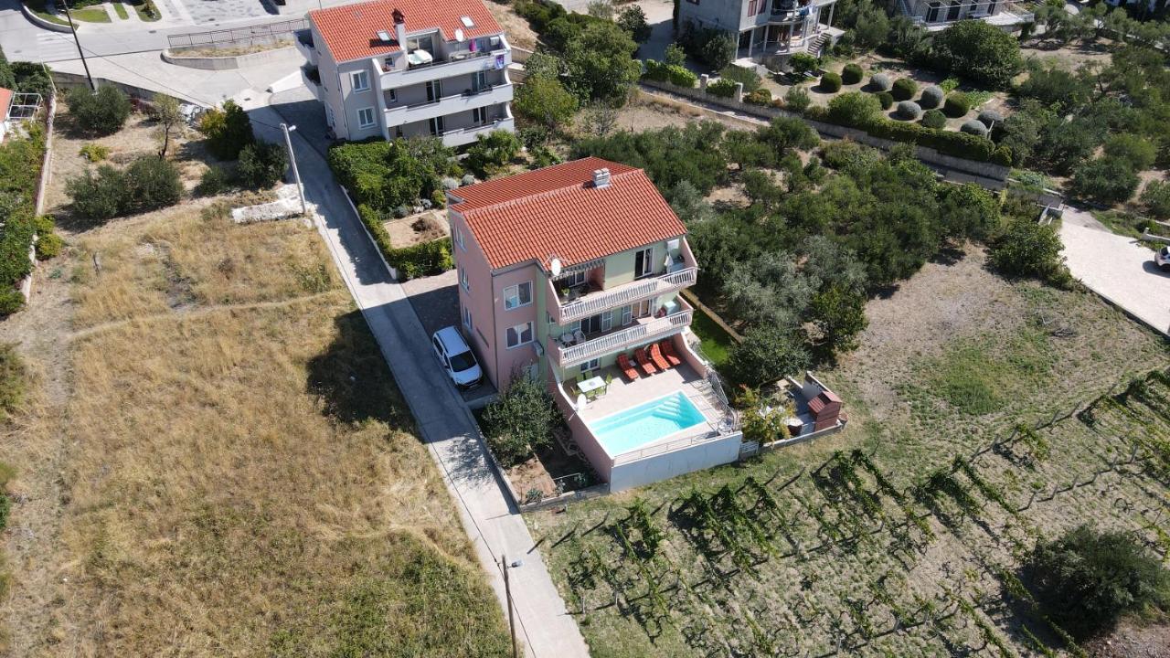 Apartment M&M With Private Pool Kucine Luaran gambar