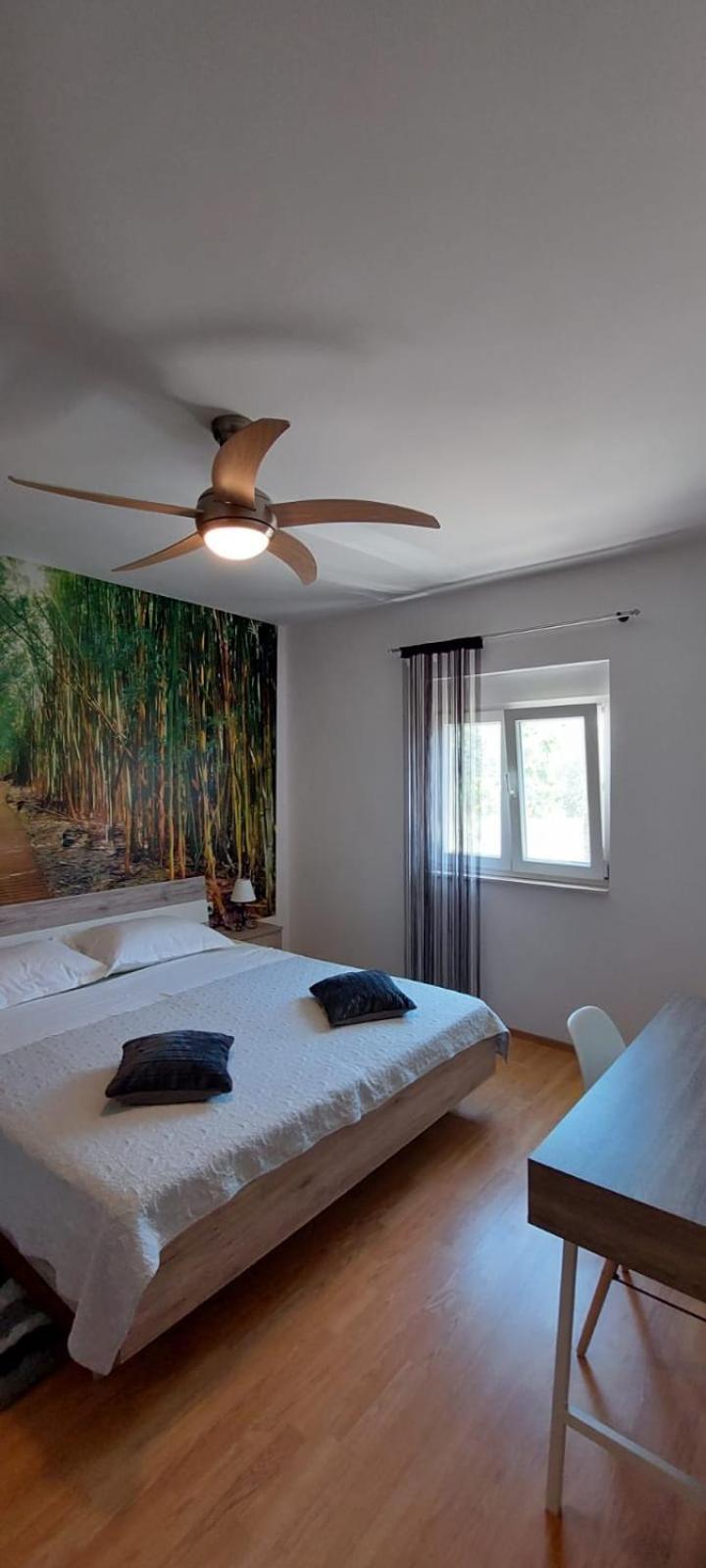 Apartment M&M With Private Pool Kucine Luaran gambar