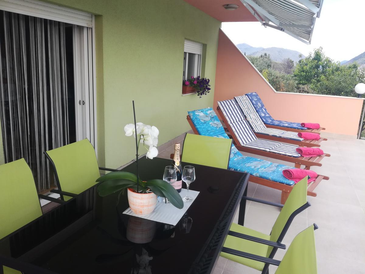 Apartment M&M With Private Pool Kucine Luaran gambar
